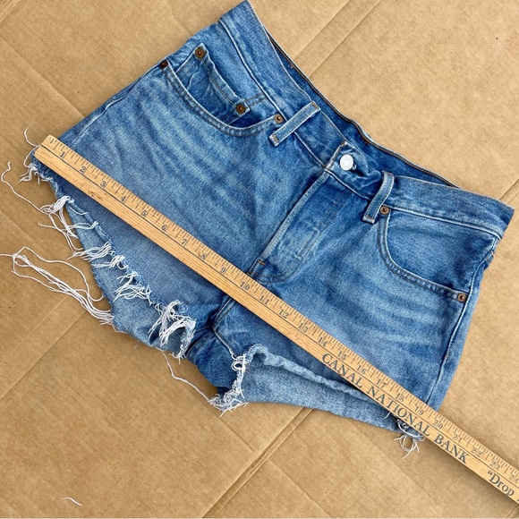 Levi’s Levi Strauss Button Fly Blue Jean Denim Cut Off Raw Hem Shorts Sz 27 - Picture 10 of 11